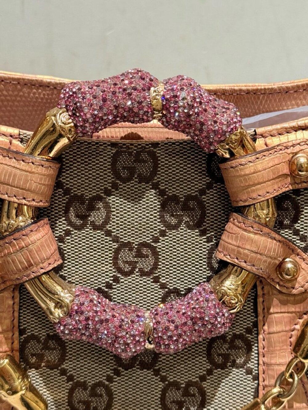 Gucci Tom Ford Era GG Canvas Vintage Shoulder Bag with Pink Crystal Bamboo Ring - Picture 9 of 9
